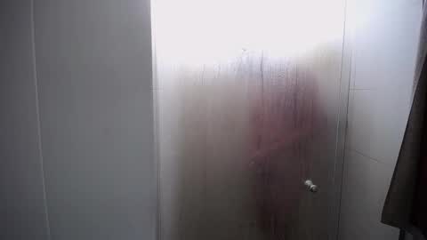 Snapshot of santii_rose chatting on January 21, 2025, 11:46 am Santii online show from January 21, 2025, 11:46 am