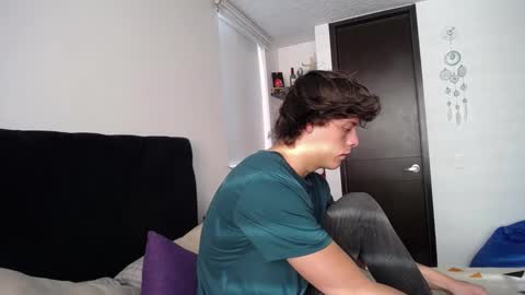 Snapshot of santii_rose chatting on February 9, 2025, 1:03 pm Santii online show from February 9, 2025, 1:03 pm