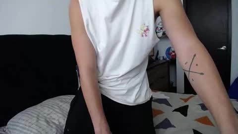 Snapshot of santii_rose chatting on February 22, 2025, 9:15 pm Santii online show from February 22, 2025, 9:15 pm