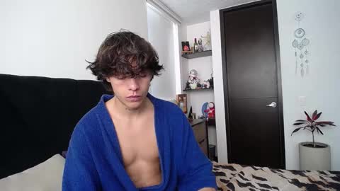 Snapshot of santii_rose chatting on March 11, 2025, 4:07 pm Santii online show from March 11, 2025, 4:07 pm