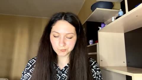 Snapshot of santosfiora chatting on October 5, 2025, 10:35 am Anna online show from October 5, 2025, 10:35 am