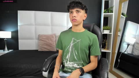 Santiago Carrington online show from December 23, 2024, 5:54 pm