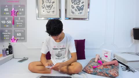 Santiago Carrington online show from January 8, 2025, 9:34 pm