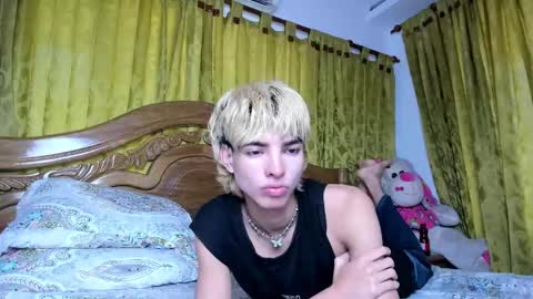 Snapshot of santy_kitty chatting on December 30, 2024, 7:21 pm kitty online show from December 30, 2024, 7:21 pm