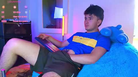 Santyago online show from November 19, 2025, 7:03 pm