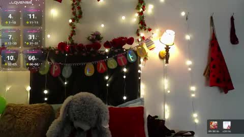 sanyaseraphine0 online show from April 4, 2026, 7:44 pm