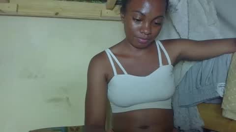 saphia online show from October 10, 2025, 5:01 pm