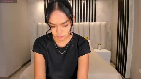 Saphira James online show from May 28, 2026, 2:20 am