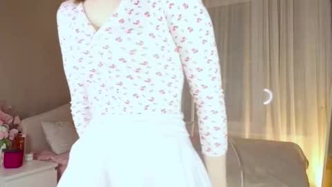 Snapshot of saphirree chatting on October 22, 2025, 3:45 pm Anny online show from October 22, 2025, 3:45 pm