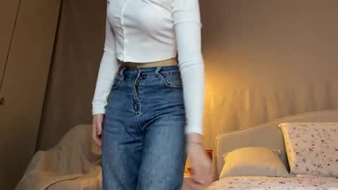 Snapshot of saphirree chatting on November 3, 2025, 10:10 pm Anny online show from November 3, 2025, 10:10 pm