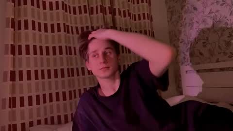 Snapshot of sapph1res chatting on February 27, 2026, 7:36 pm sapph1res online show from February 27, 2026, 7:36 pm