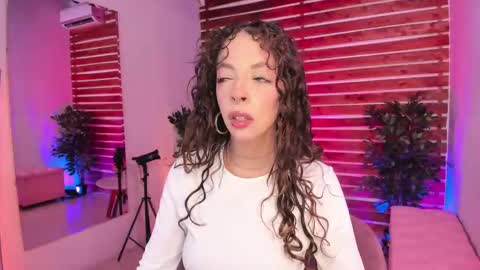 Snapshot of sapphire_venus chatting on October 6, 2025, 12:52 am Valerin online show from October 6, 2025, 12:52 am