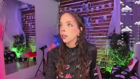 Snapshot of sapphire_venus chatting on October 26, 2025, 2:17 am Valerin online show from October 26, 2025, 2:17 am