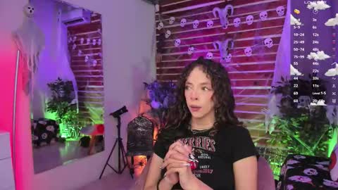 Snapshot of sapphire_venus chatting on October 27, 2025, 1:31 am Valerin online show from October 27, 2025, 1:31 am