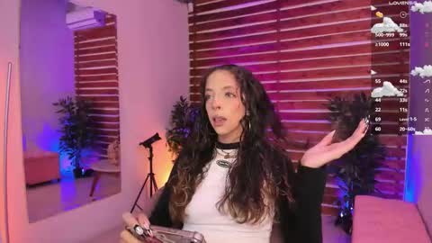 Snapshot of sapphire_venus chatting on November 7, 2025, 2:11 am Valerin online show from November 7, 2025, 2:11 am