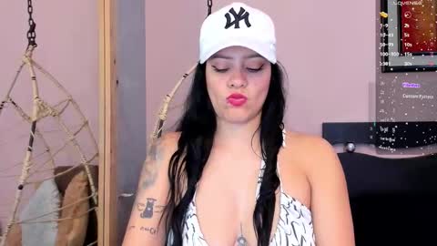 Snapshot of sara__michell chatting on October 16, 2025, 12:06 pm online show from October 16, 2025, 12:06 pm