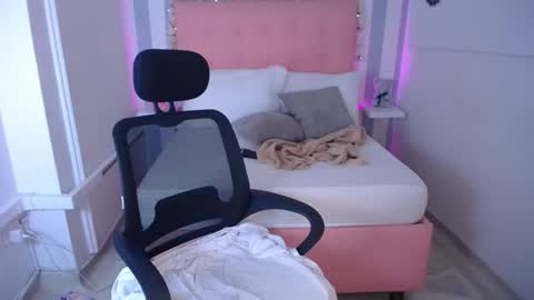 Snapshot of sara_angeelss chatting on October 7, 2025, 10:40 pm Sara... online show from October 7, 2025, 10:40 pm