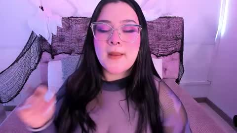 SARA ARIAS  online show from October 30, 2025, 12:50 pm