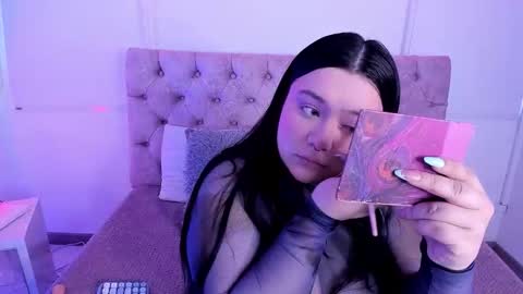 SARA ARIAS  online show from November 13, 2025, 11:42 am