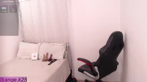 Snapshot of sara_bella1 chatting on February 12, 2025, 1:52 am Im Angelica My pleasure in your hands Give me more vibrations and make me cum PVT IS OPEN online show from February 12, 2025, 1:52 am