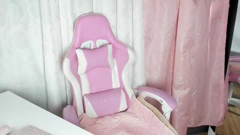 Sara online show from October 7, 2025, 1:41 pm