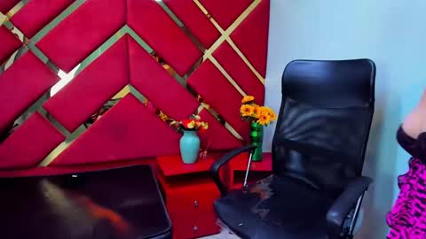 Sara online show from November 11, 2025, 2:22 am