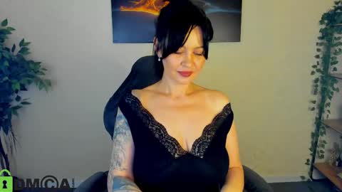 Snapshot of sara_devills chatting on May 2, 2026, 12:59 am Sara online show from May 2, 2026, 12:59 am