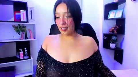 Snapshot of sara_honny chatting on June 14, 2026, 6:43 pm sara_honny online show from June 14, 2026, 6:43 pm