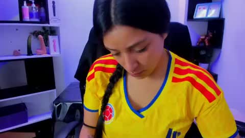 Snapshot of sara_honny chatting on June 23, 2026, 2:15 pm sara_honny online show from June 23, 2026, 2:15 pm