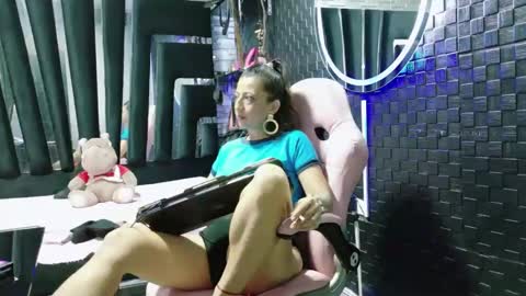 Snapshot of sara_hot_2 chatting on January 31, 2025, 3:52 am no limits sarah online show from January 31, 2025, 3:52 am