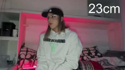 sara_hunter1 online show from October 21, 2025, 12:00 am