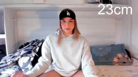 sara_hunter1 online show from October 25, 2025, 11:29 am