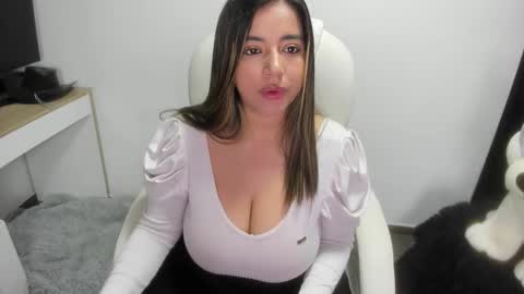 Snapshot of sara_lizcano chatting on February 17, 2025, 10:51 am sarah LIZCANO....... online show from February 17, 2025, 10:51 am