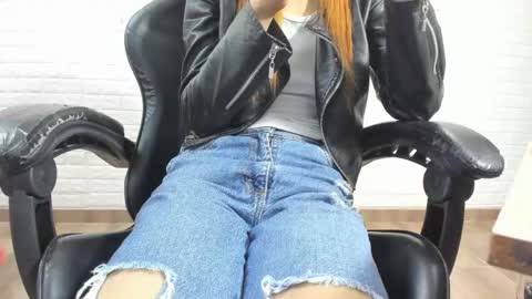 Sara Love online show from April 14, 2026, 3:01 am