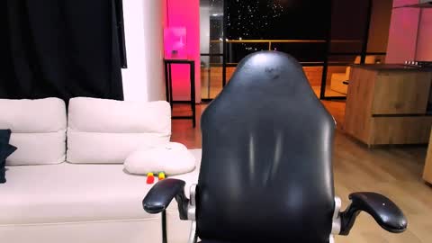 Sara online show from April 13, 2026, 2:17 am