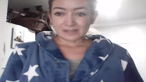 Snapshot of sara_peters chatting on October 23, 2025, 3:00 pm sara_peters online show from October 23, 2025, 3:00 pm