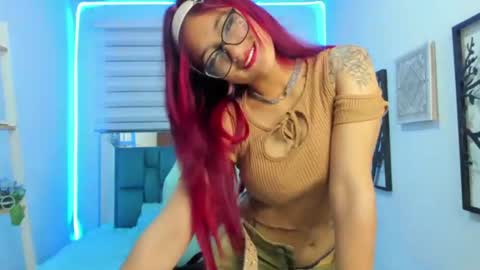 sara_red_x online show from June 18, 2026, 3:29 am