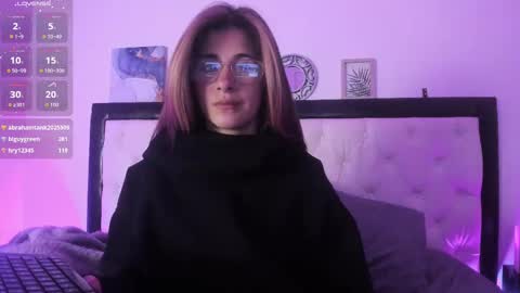 Snapshot of sara_roades chatting on October 28, 2025, 11:18 pm sara_roades online show from October 28, 2025, 11:18 pm