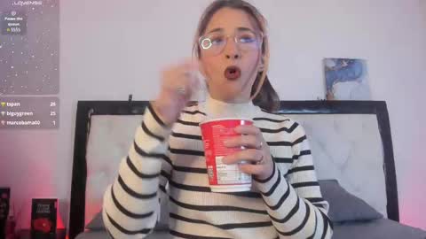 Snapshot of sara_roades chatting on October 30, 2025, 9:48 pm sara_roades online show from October 30, 2025, 9:48 pm