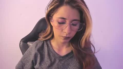 Snapshot of sara_roades chatting on November 12, 2025, 7:57 pm sara_roades online show from November 12, 2025, 7:57 pm