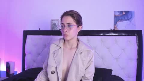 Snapshot of sara_roades chatting on November 23, 2025, 12:32 am sara_roades online show from November 23, 2025, 12:32 am