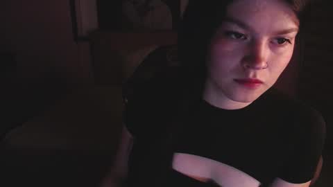 sara_valderrama_ online show from December 4, 2025, 12:25 pm