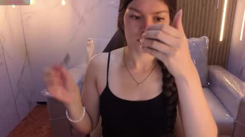 sara_valderrama_ online show from December 16, 2025, 11:26 am