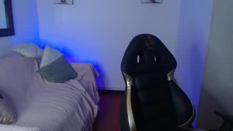 sara_valderrama_ online show from January 17, 2026, 12:32 pm