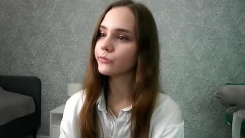 Snapshot of sara_whooops chatting on October 4, 2025, 7:12 pm Im Sara online show from October 4, 2025, 7:12 pm