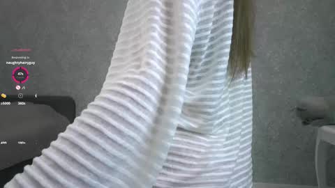 Snapshot of sara_whooops chatting on November 12, 2025, 7:24 pm Im Sara online show from November 12, 2025, 7:24 pm