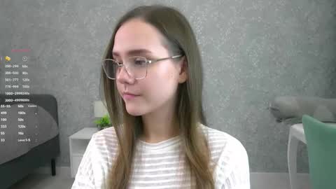 Snapshot of sara_whooops chatting on November 17, 2025, 7:30 pm Im Sara online show from November 17, 2025, 7:30 pm