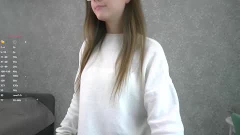 Snapshot of sara_whooops chatting on November 24, 2025, 7:35 pm Im Sara online show from November 24, 2025, 7:35 pm