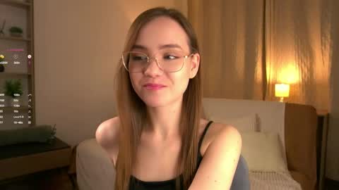 Im Sara  online show from April 13, 2026, 6:13 pm