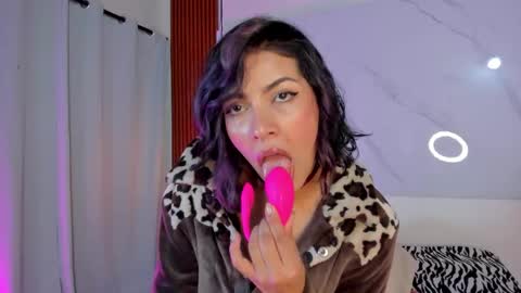 sara_zc online show from January 12, 2026, 12:43 pm